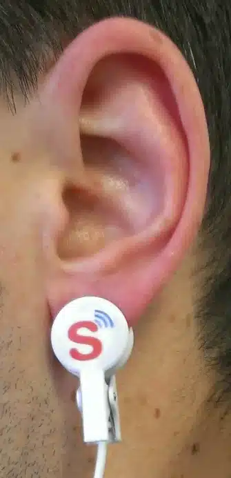 Figure 3‑1: Ear-lobe sensor positioning for Optical Pulse measurement